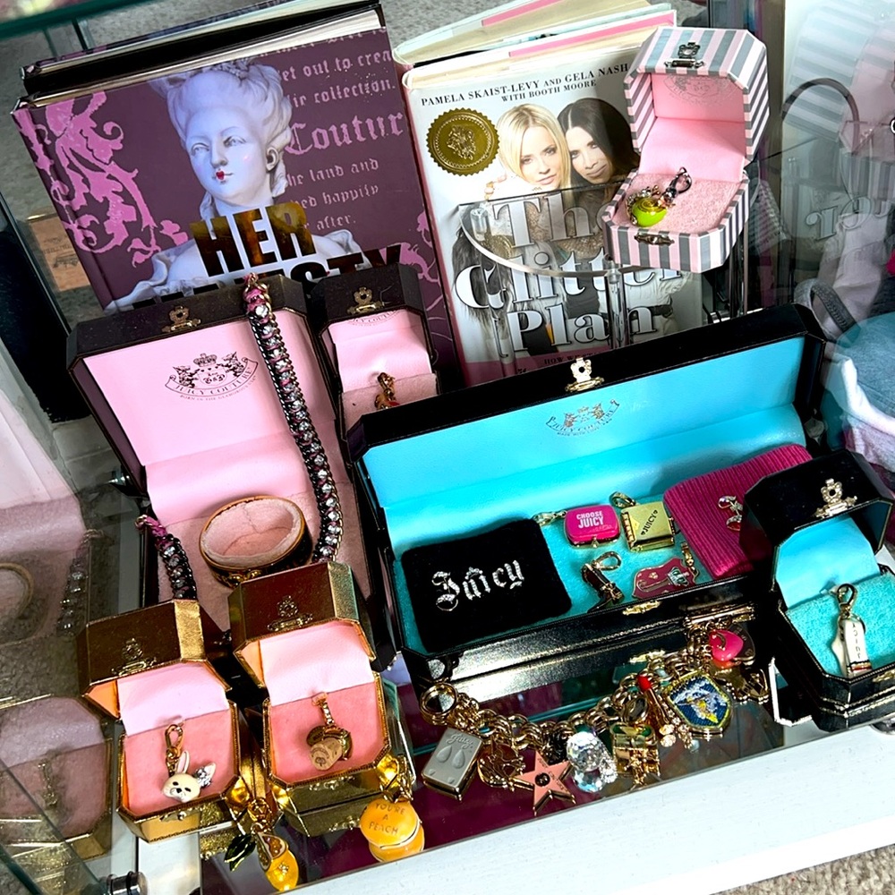 🎀Sharing Some of my JUICY COUTURE Collection🎀🎀🎀 - Picture 4 of 12